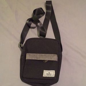 Strap bag / carry on